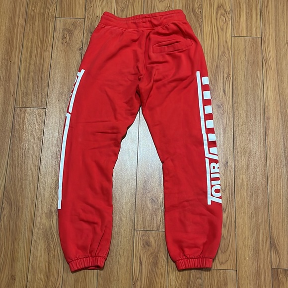 Team Bieber red sweatpants - Picture 2 of 4